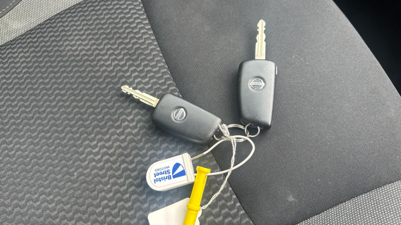 Nissan Qashqai 1.3 DiG-T Acenta Premium 5dr Petrol Hatchback